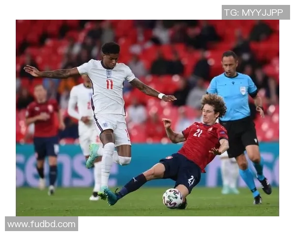 朴次茅斯与威科姆激战正酣比分揭晓引发球迷热议